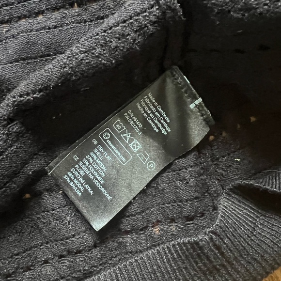 H&M Black Knit Buttonup Cardigan - Picture 3 of 6